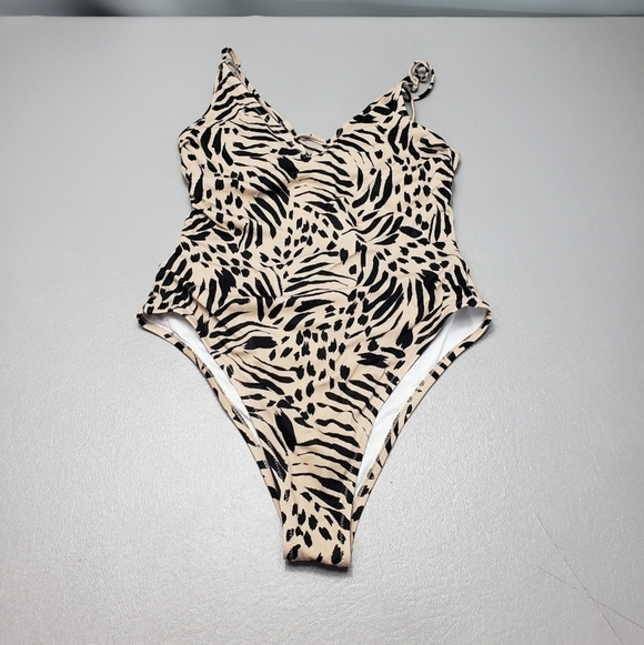 Shade & Shore Other - Shade and shore animal print one peice open back bathing suit women's size small